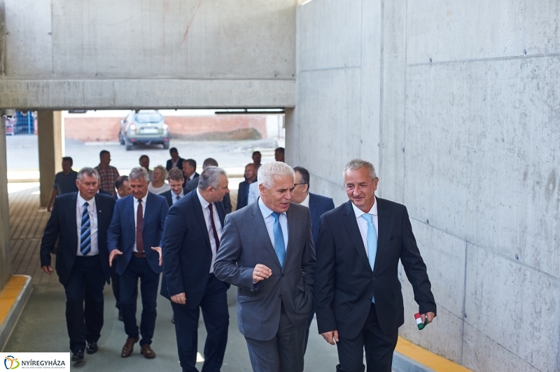 Kórházi parkolóház átadó - fotó Szarka Lajos