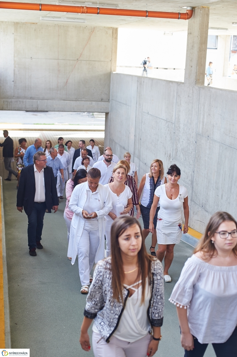 Kórházi parkolóház átadó - fotó Szarka Lajos