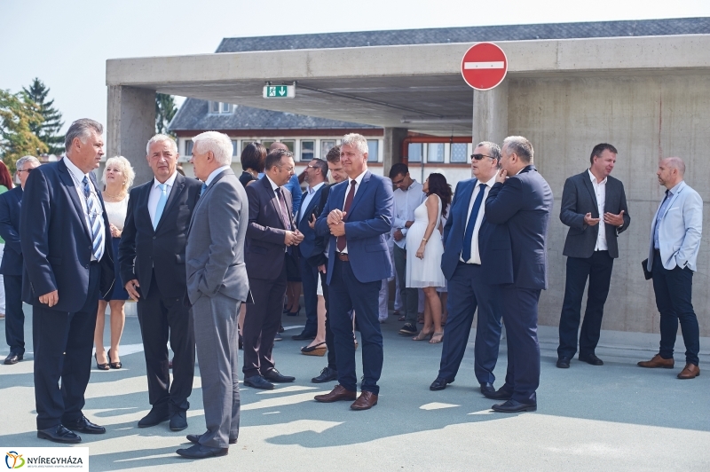 Kórházi parkolóház átadó - fotó Szarka Lajos