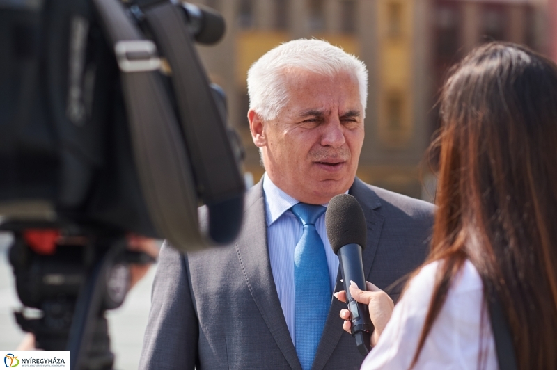 Kórházi parkolóház átadó - fotó Szarka Lajos