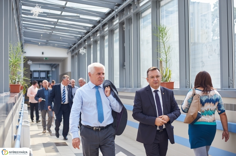 Kórházi parkolóház átadó - fotó Szarka Lajos