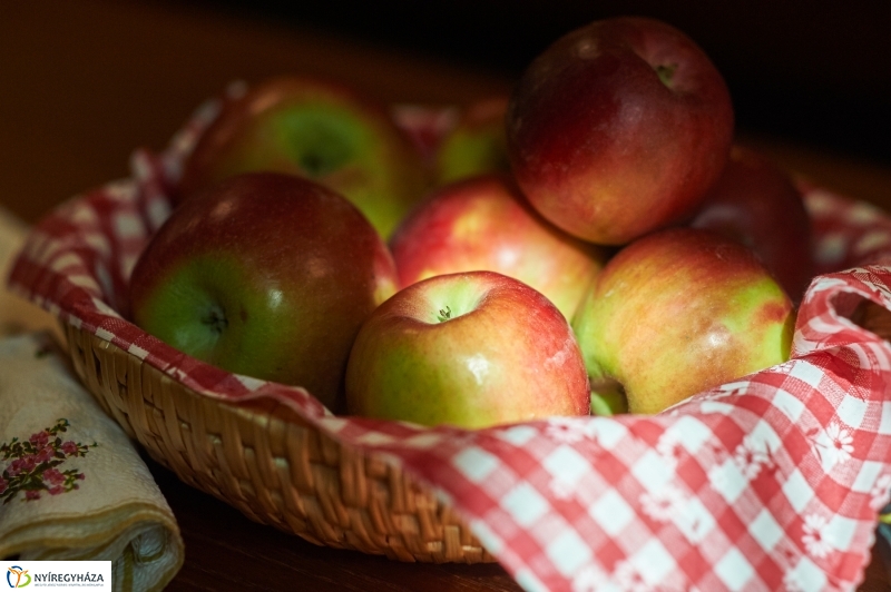 Ipari alma ár bejelentés - fotó Szarka Lajos