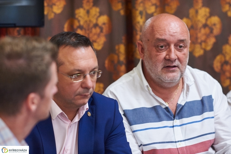 Ipari alma ár bejelentés - fotó Szarka Lajos