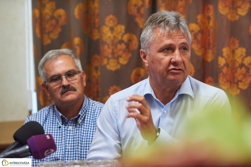 Ipari alma ár bejelentés - fotó Szarka Lajos