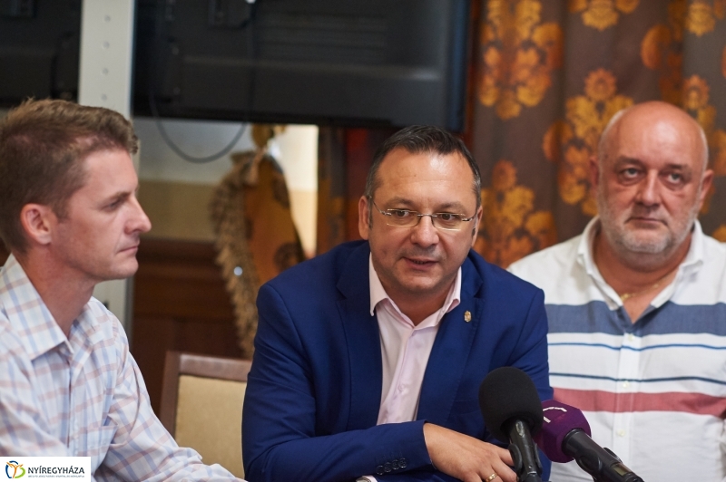 Ipari alma ár bejelentés - fotó Szarka Lajos