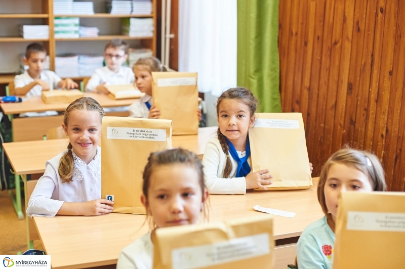 Tanévnyitó az evangélikus iskolában - fotó Szarka Lajos