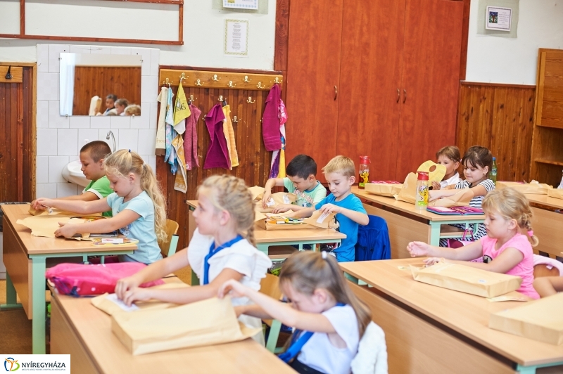 Tanévnyitó az evangélikus iskolában - fotó Szarka Lajos