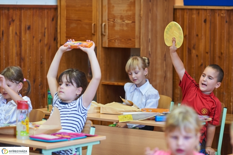 Tanévnyitó az evangélikus iskolában - fotó Szarka Lajos