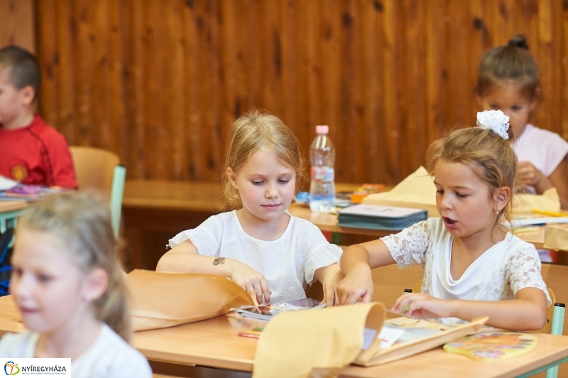 Tanévnyitó az evangélikus iskolában - fotó Szarka Lajos