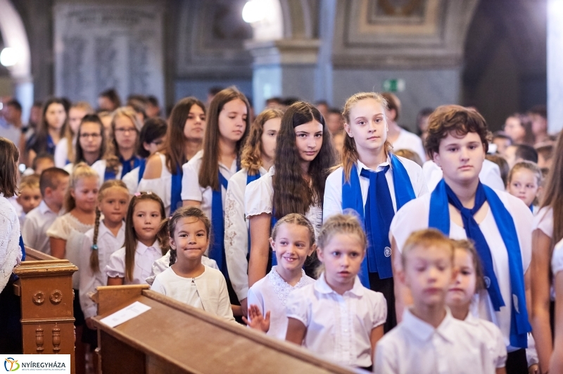 Tanévnyitó az evangélikus iskolában - fotó Szarka Lajos