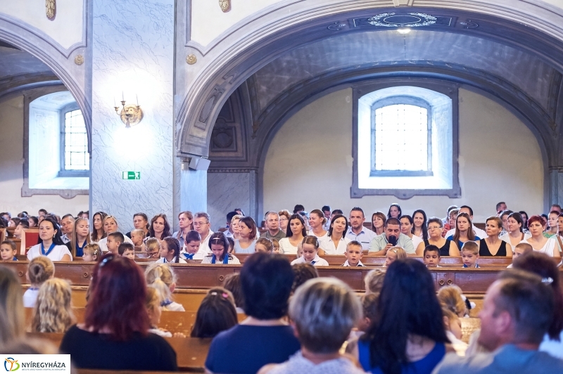 Tanévnyitó az evangélikus iskolában - fotó Szarka Lajos