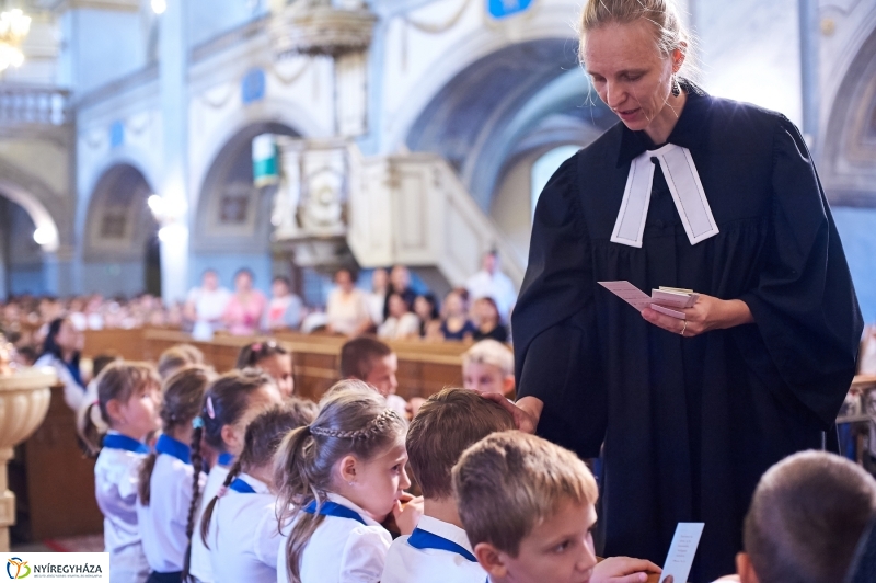 Tanévnyitó az evangélikus iskolában - fotó Szarka Lajos