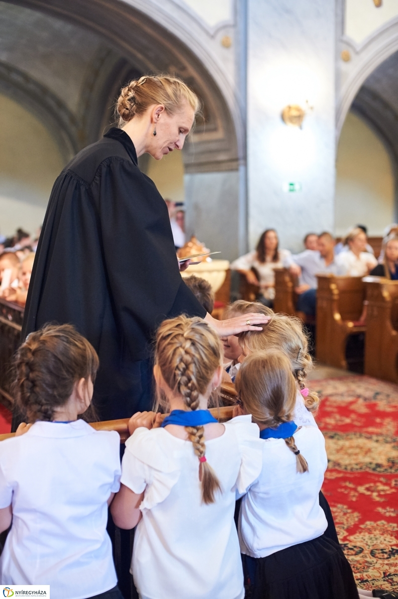 Tanévnyitó az evangélikus iskolában - fotó Szarka Lajos