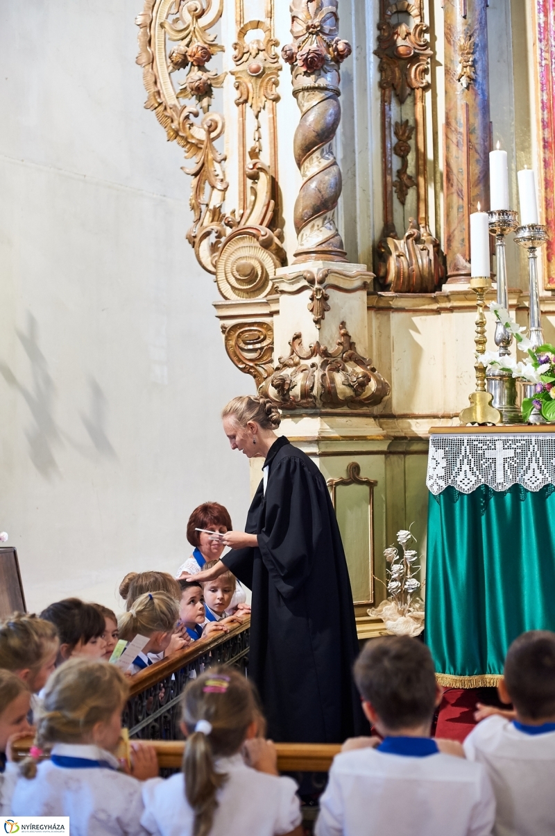 Tanévnyitó az evangélikus iskolában - fotó Szarka Lajos