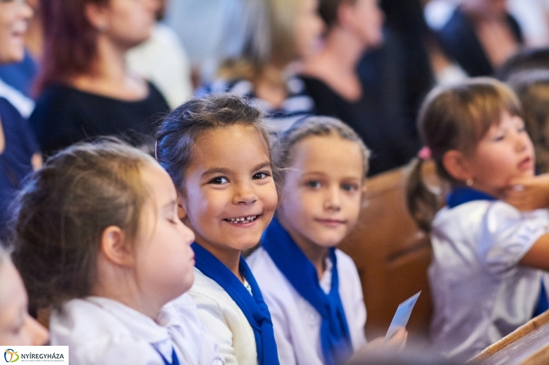 Tanévnyitó az evangélikus iskolában - fotó Szarka Lajos