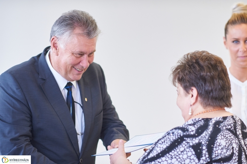 Diplomás ápolók - fotó Szarka Lajos