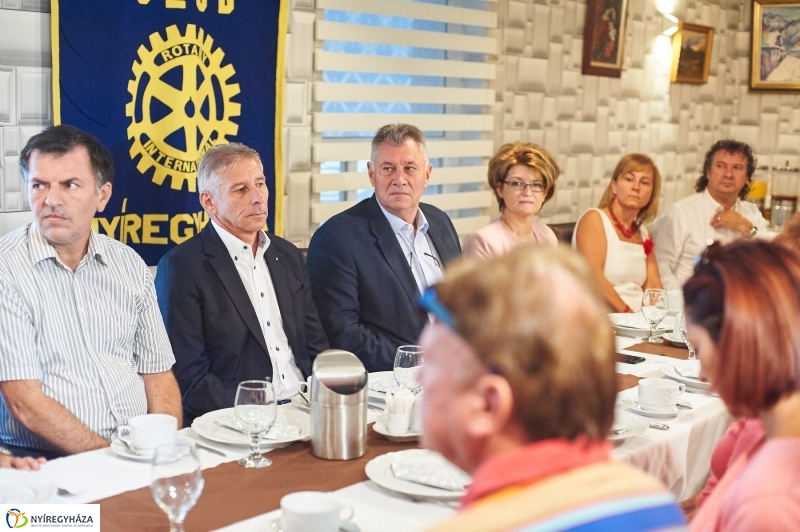 Rotary adomány a kórháznak - fotó Szarka Lajos