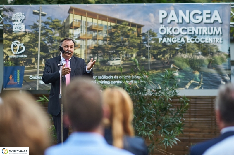 Hotel Pangea átadó - fotó Szarka Lajos