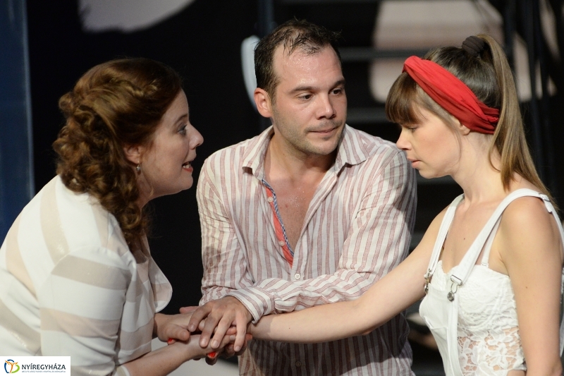 Rettenetes szülők - fotó Trifonov Éva