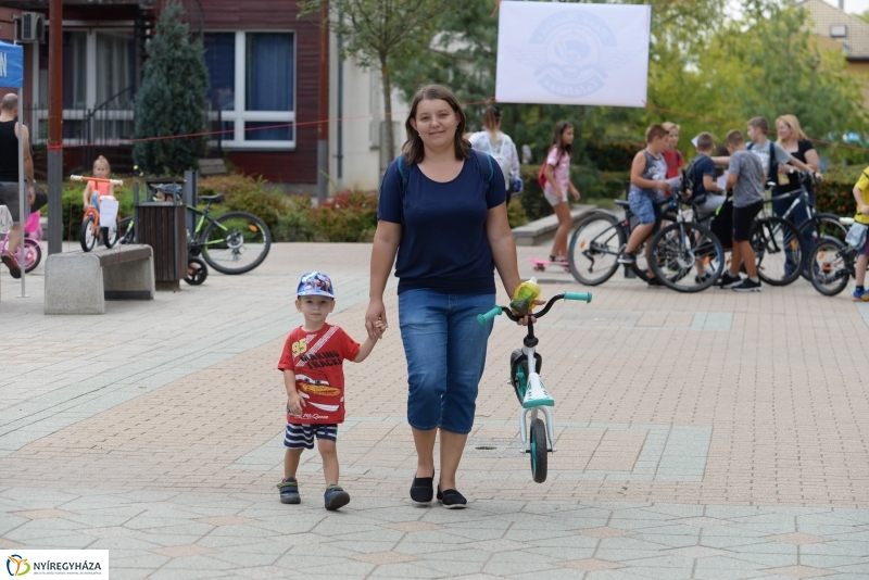 Mini Manó motoros találkozó - fotó Trifonov Éva