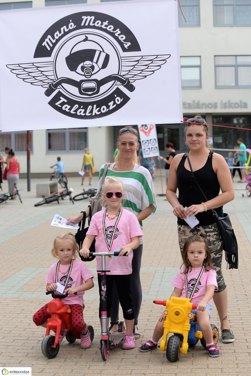 Mini Manó motoros találkozó - fotó Trifonov Éva