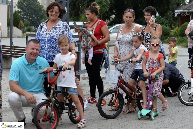 Mini Manó motoros találkozó - fotó Trifonov Éva