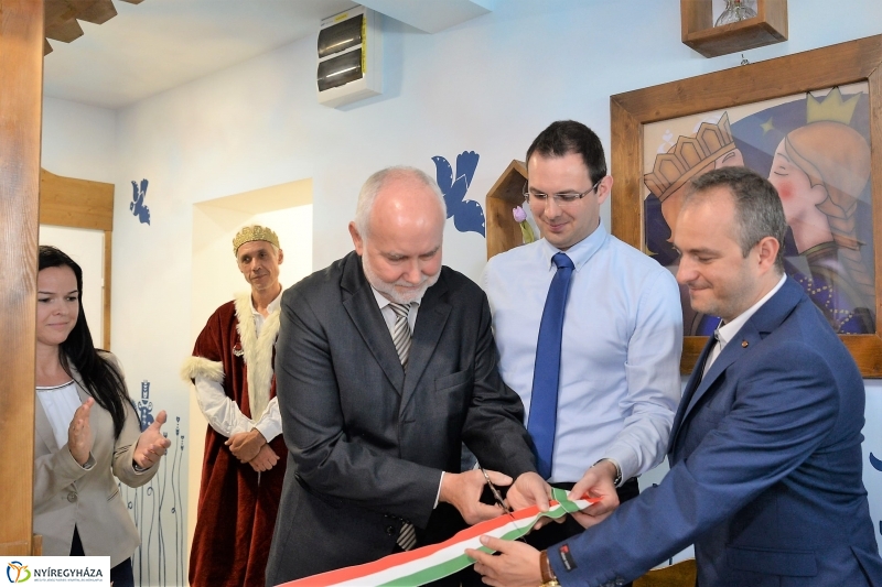 Népmese Pont nyílt Nyíregyházán - fotó Trifonov Éva