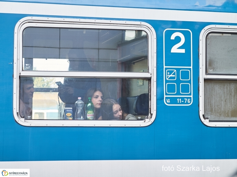 Elindultak a táborozók - fotó Szarka Lajos