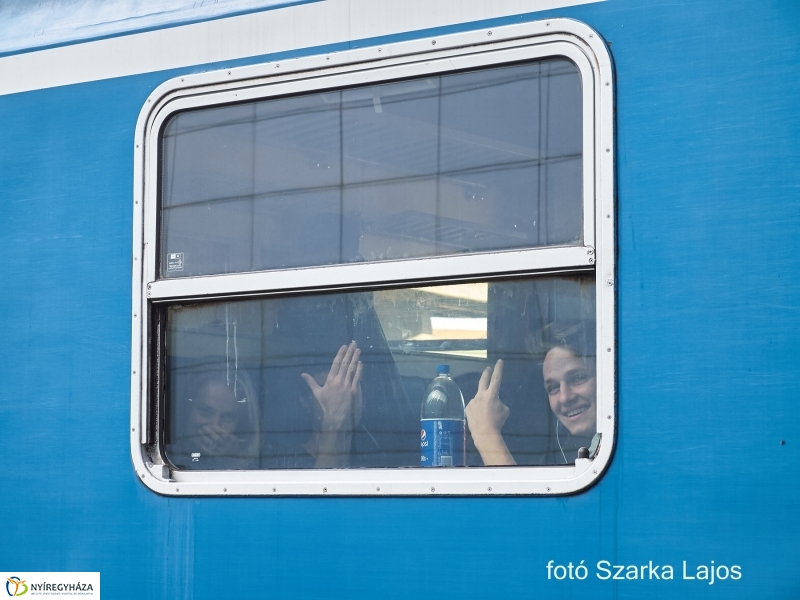 Elindultak a táborozók - fotó Szarka Lajos