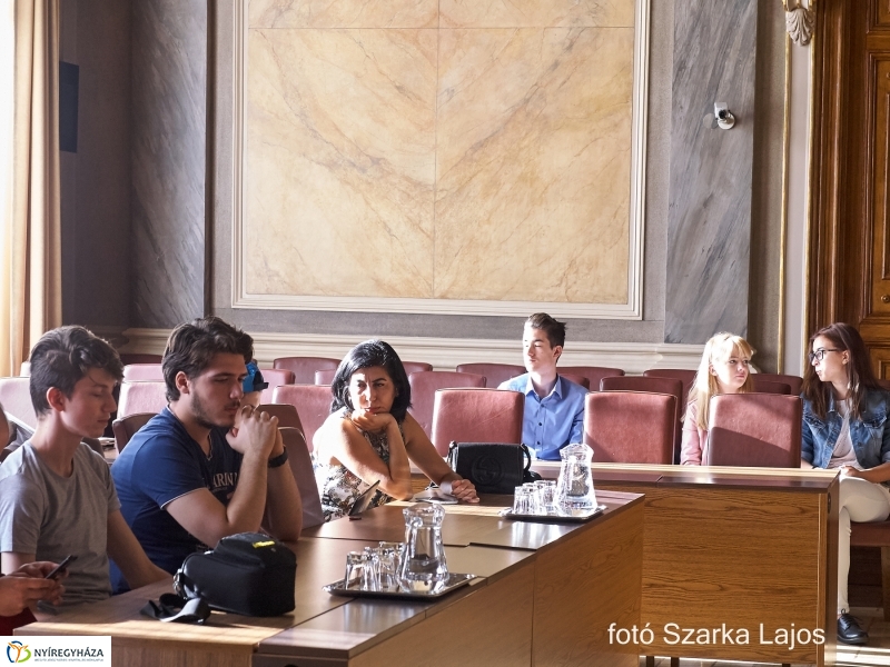 Külföldi diákok a Városházán 20180910 - fotó Szarka Lajos