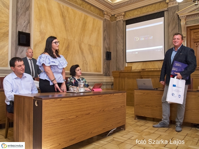 Külföldi diákok a Városházán 20180910 - fotó Szarka Lajos