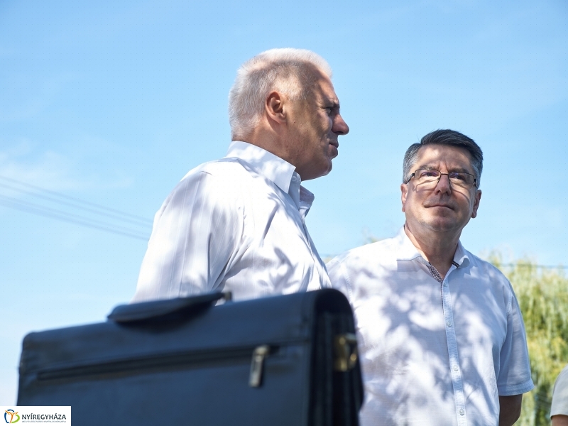 Nagyszabású szennyvízcsatorna-hálózat fejlesztés