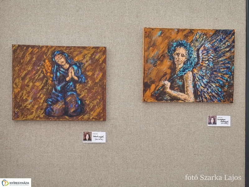 Kötetbemutató és kiállítás a könyvtárban - fotó Szarka Lajos