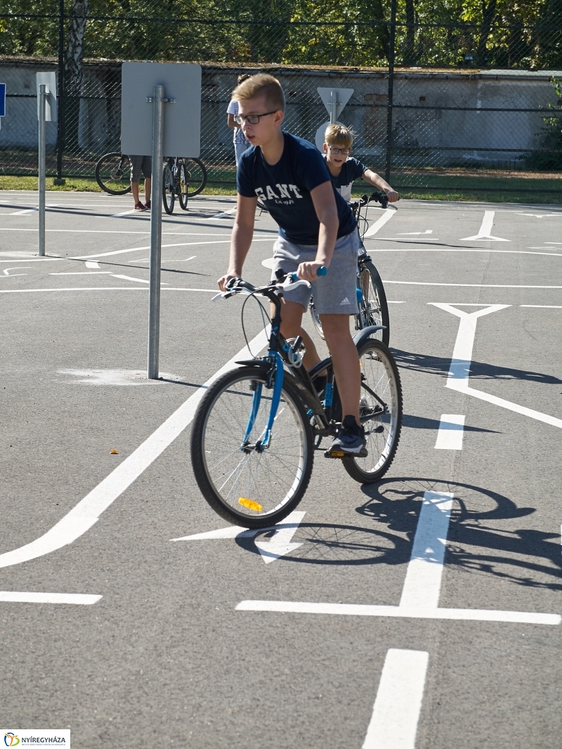 KRESZ tanpálya átadó - fotó Szarka Lajos