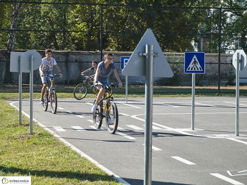 KRESZ tanpálya átadó - fotó Szarka Lajos