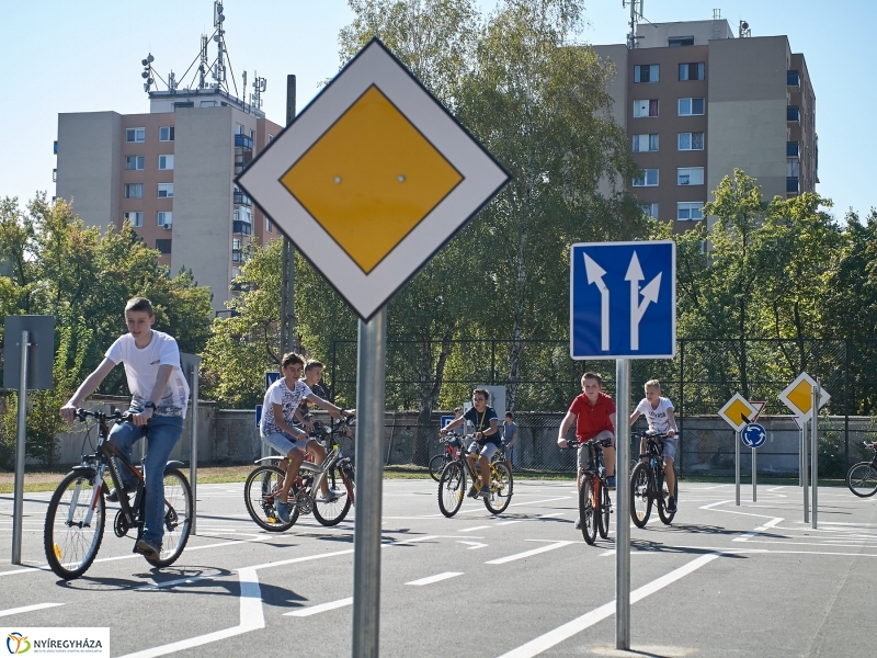 KRESZ tanpálya átadó - fotó Szarka Lajos