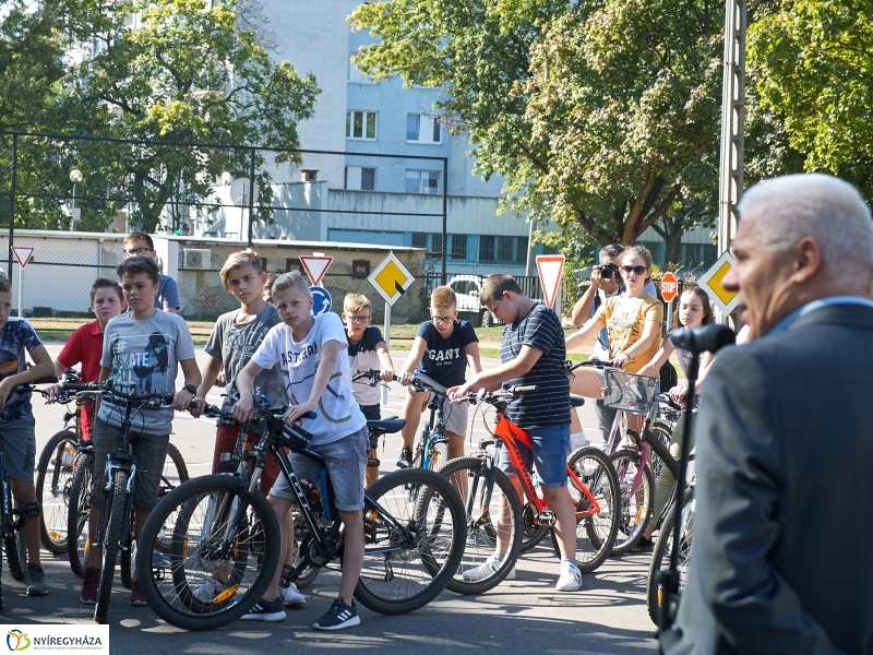 KRESZ tanpálya átadó - fotó Szarka Lajos