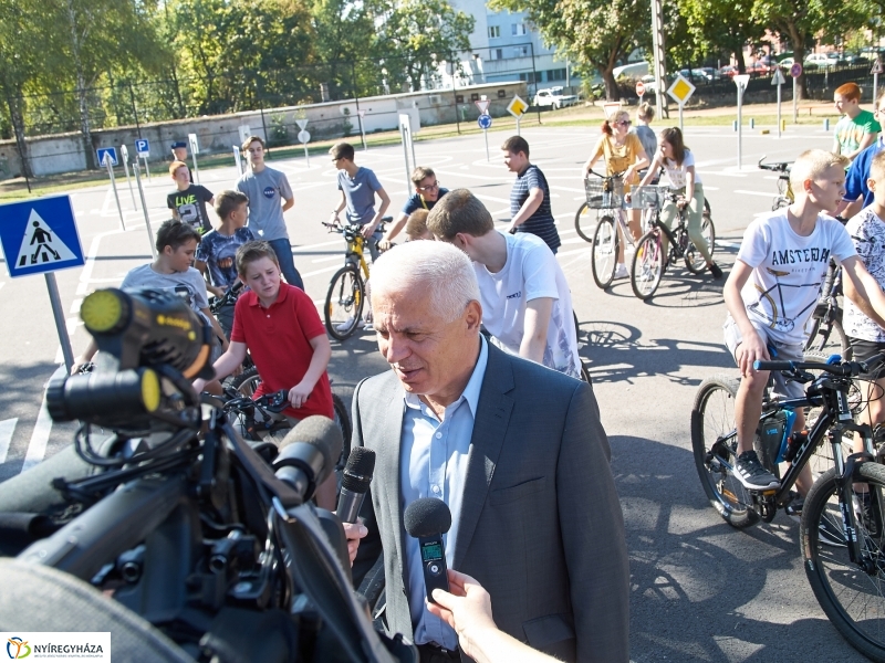 KRESZ tanpálya átadó - fotó Szarka Lajos