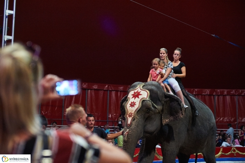 Egy kis cirkusz - fotó Szarka Lajos