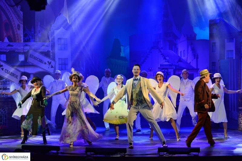 Meseautó a Móricz Zsigmond Színházban-fotó Trifonov Éva