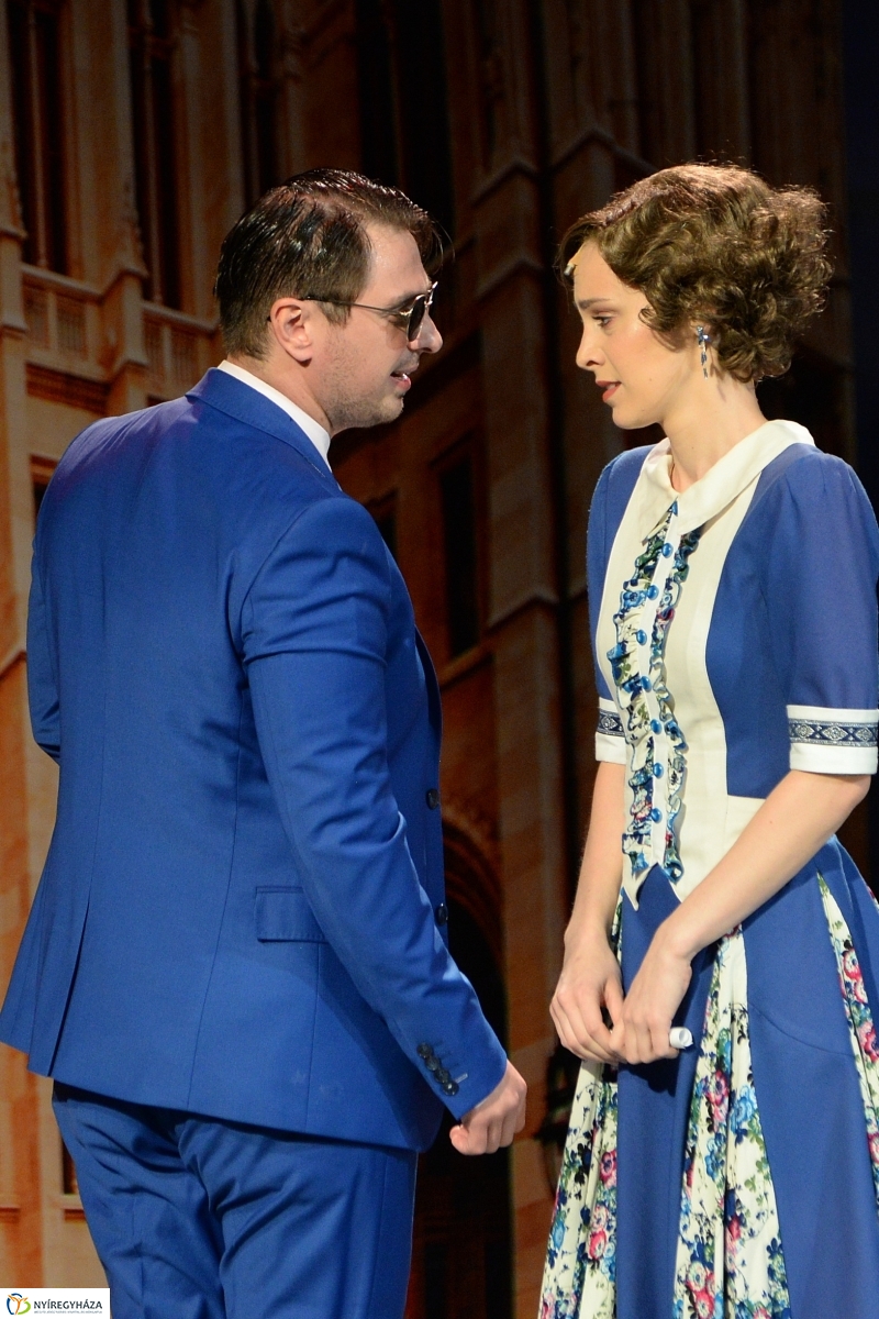 Meseautó a Móricz Zsigmond Színházban-fotó Trifonov Éva