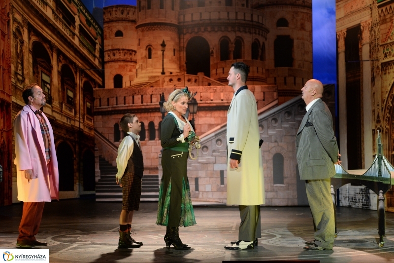 Meseautó a Móricz Zsigmond Színházban-fotó Trifonov Éva