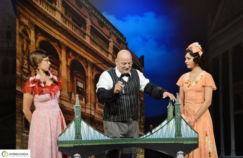 Meseautó a Móricz Zsigmond Színházban-fotó Trifonov Éva