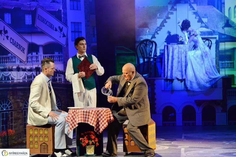 Meseautó a Móricz Zsigmond Színházban-fotó Trifonov Éva