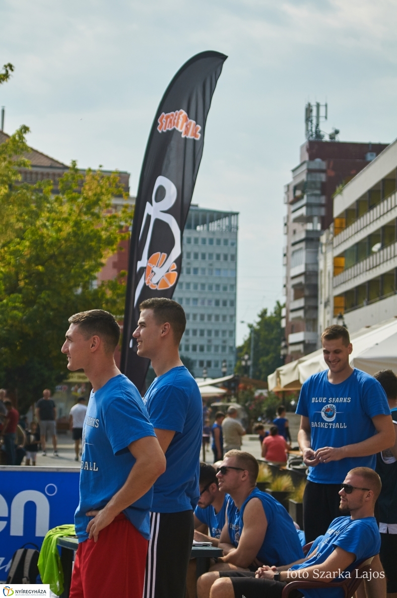 Streetball a belvárosban - fotó Szarka Lajos