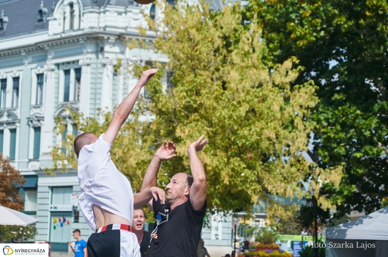 Streetball a belvárosban - fotó Szarka Lajos