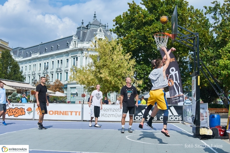Streetball a belvárosban - fotó Szarka Lajos