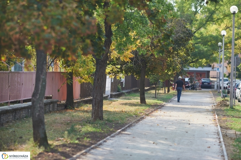 Járda és kerékpárút fejlesztés - fotó Szarka Lajos