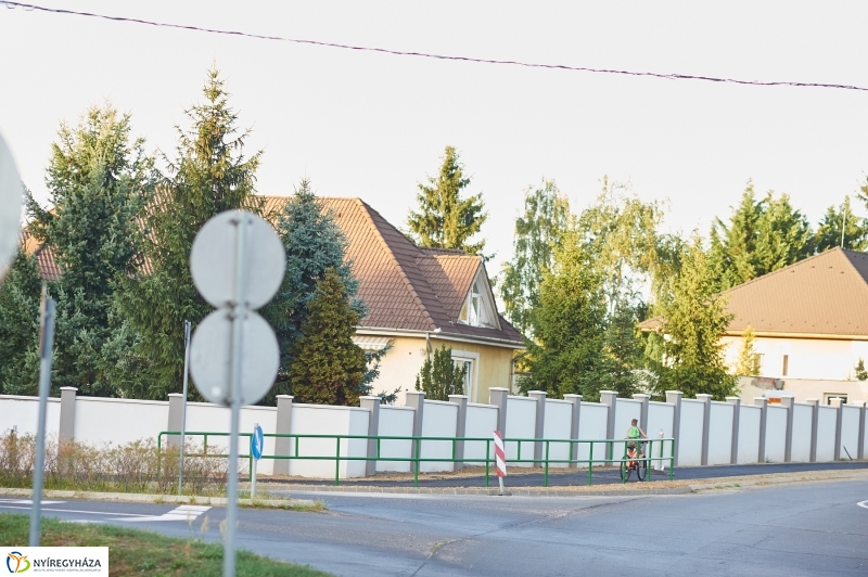 Járda és kerékpárút fejlesztés - fotó Szarka Lajos