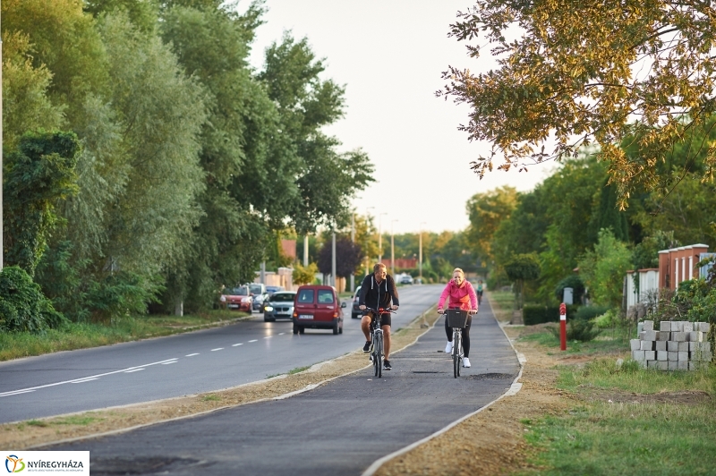 Járda és kerékpárút fejlesztés - fotó Szarka Lajos